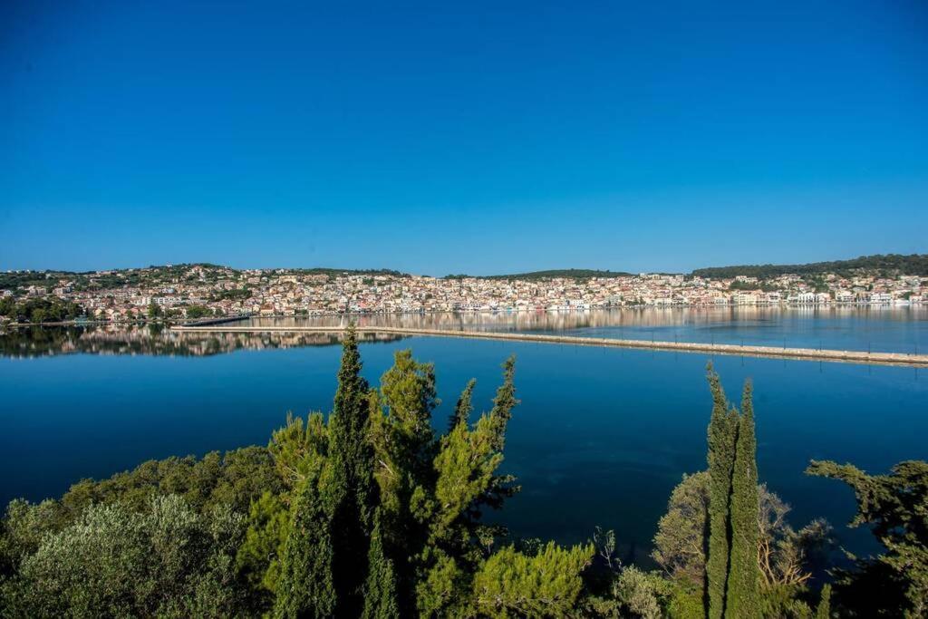 A & B Minimal Suite With Sea View In Argostoli Esterno foto