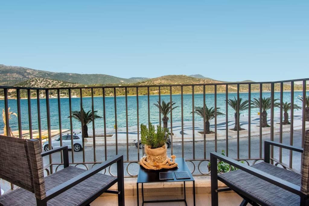 A & B Minimal Suite With Sea View In Argostoli Esterno foto