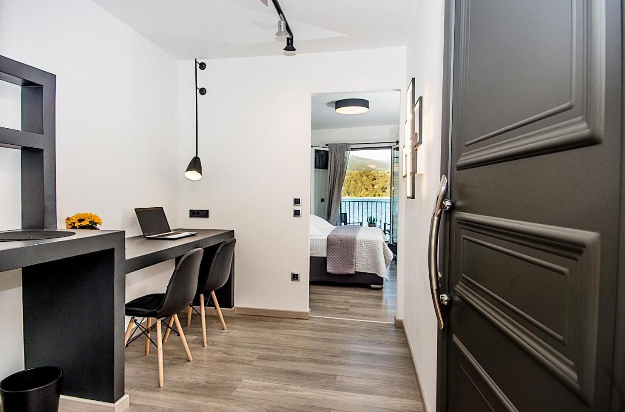 A & B Minimal Suite With Sea View In Argostoli Esterno foto